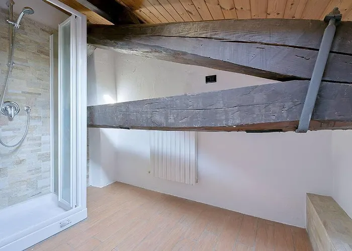 Nettuno 5 Stelle- Elegante Con *