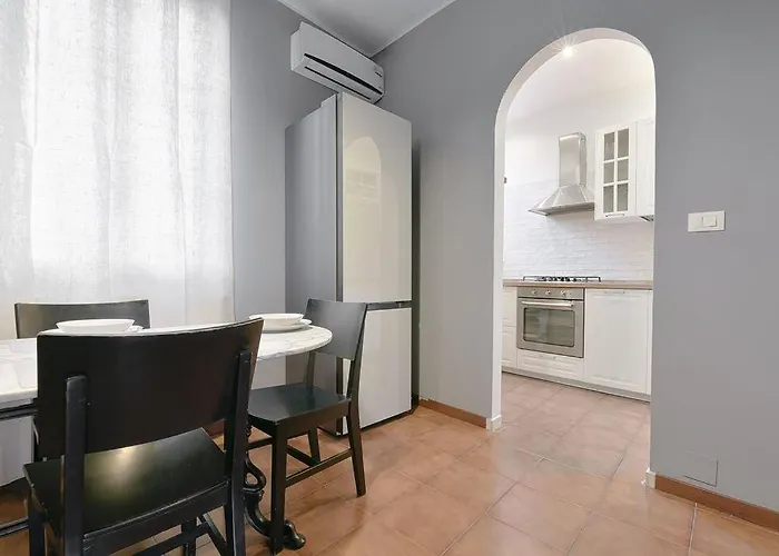 Nettuno 5 Stelle- Elegante Con *