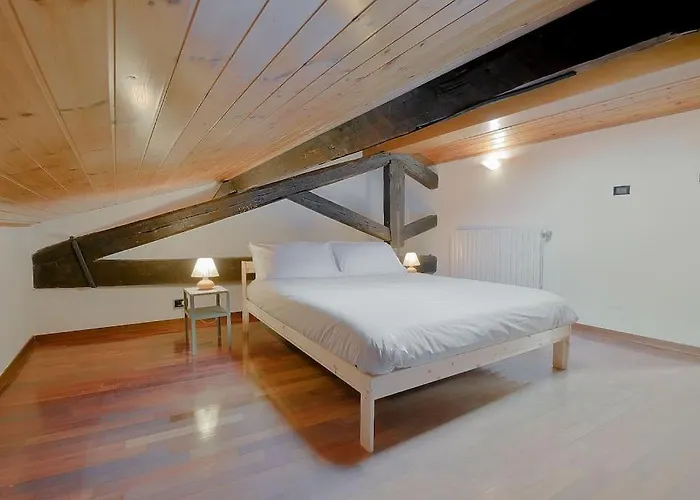 Nettuno 5 Stelle- Elegante Con