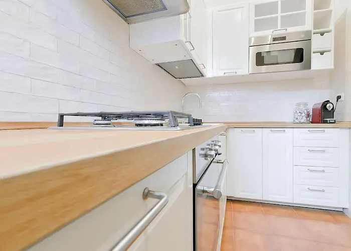 Nettuno 5 Stelle- Elegante Con Boloňa