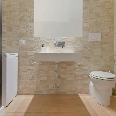 Nettuno 5 Stelle- Elegante Con *